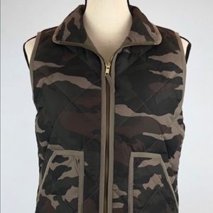 Jcrew camo puffer vest for women.
